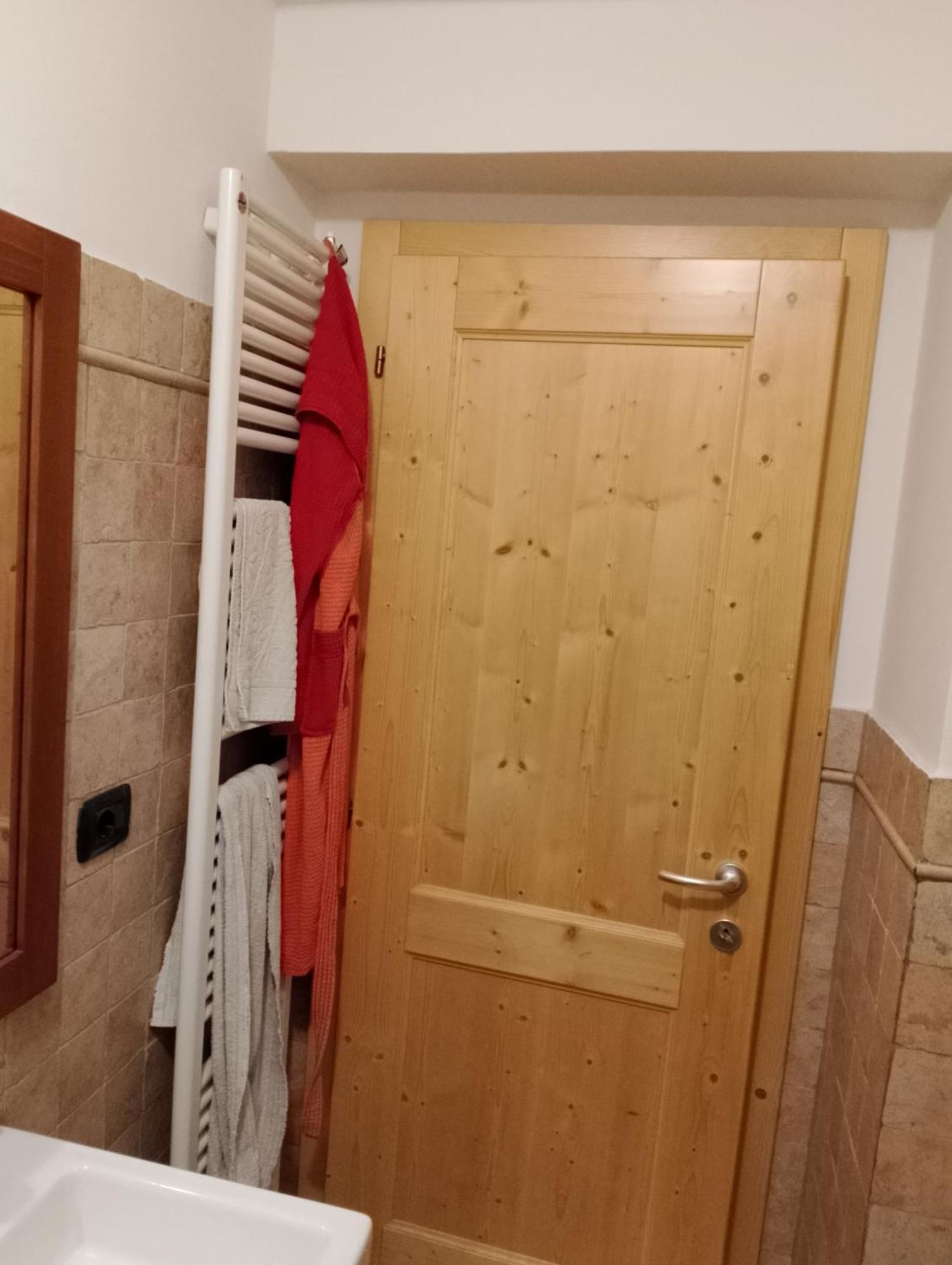 カデルツォーネLa Casa Di Siroアパートメント エクステリア 写真