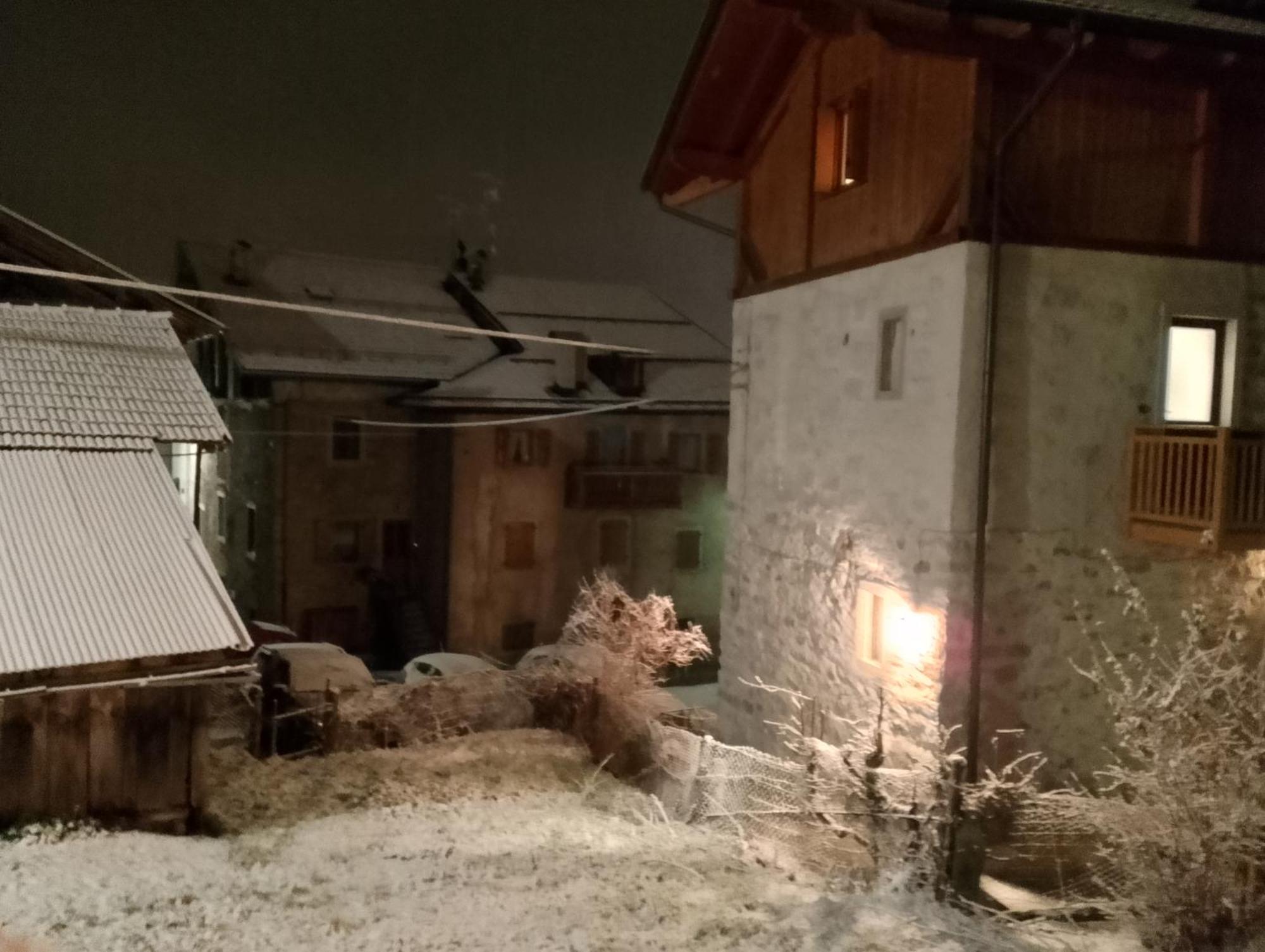 カデルツォーネLa Casa Di Siroアパートメント エクステリア 写真