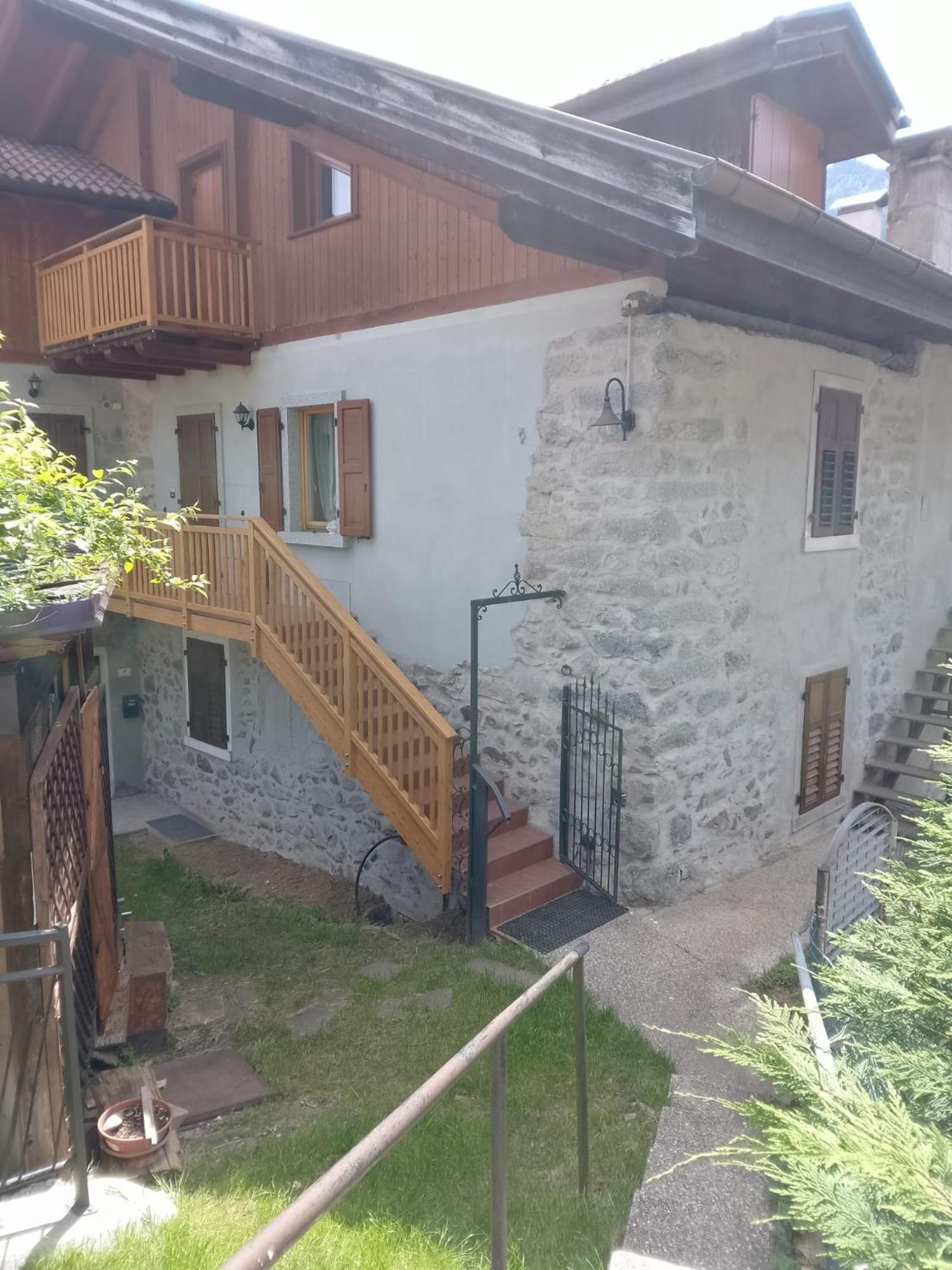 カデルツォーネLa Casa Di Siroアパートメント エクステリア 写真